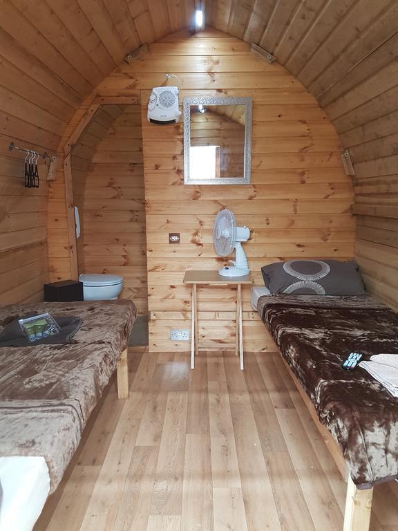 Suitehuts @ Silverstone Buitenkant foto