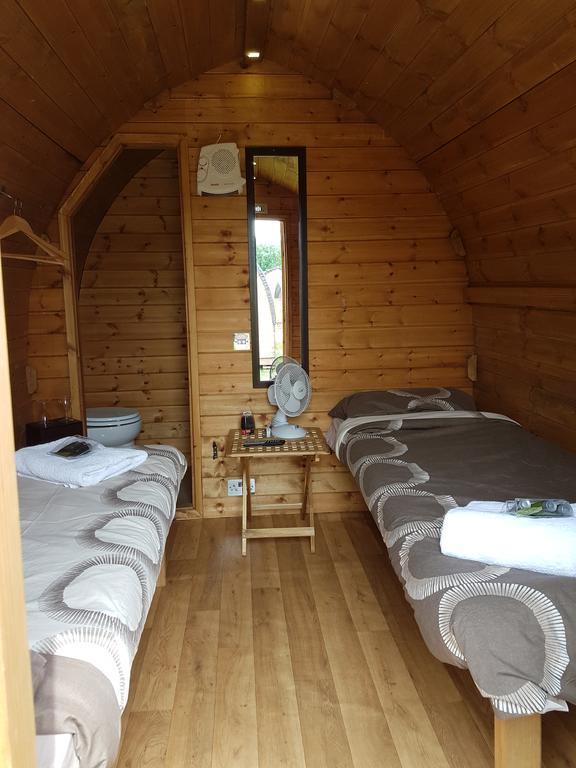 Suitehuts @ Silverstone Buitenkant foto