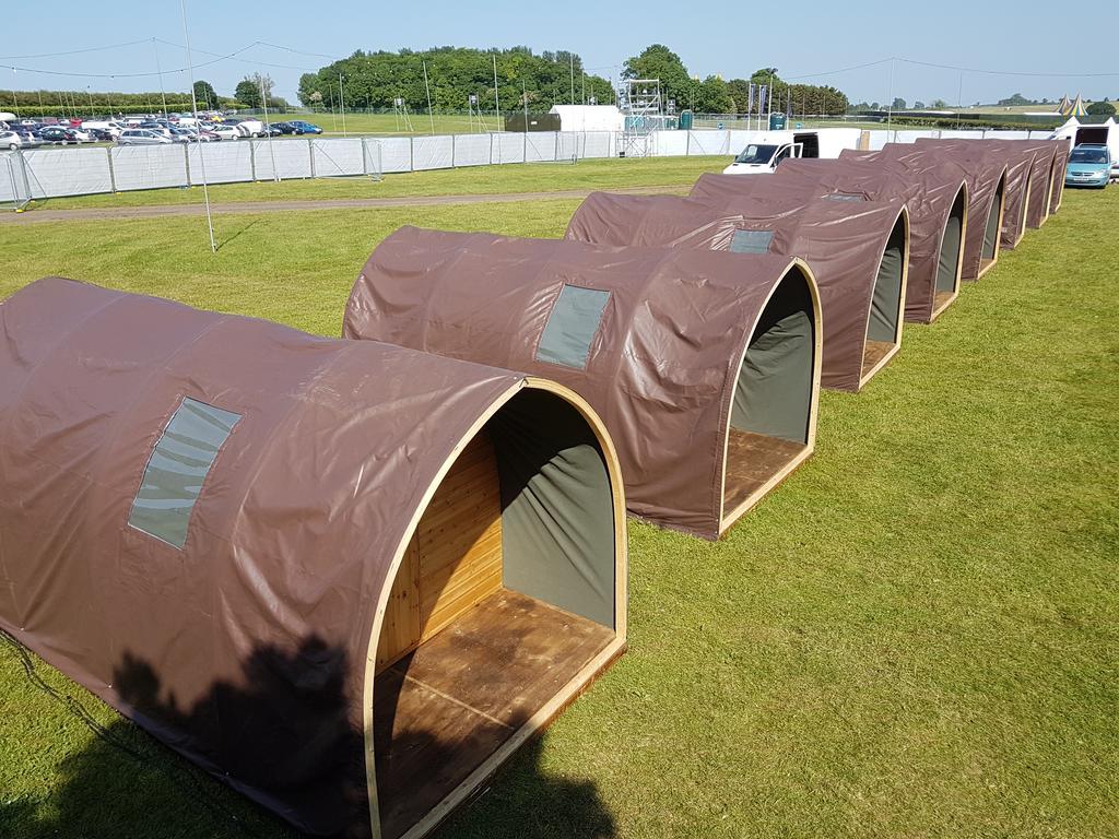 Suitehuts @ Silverstone Buitenkant foto