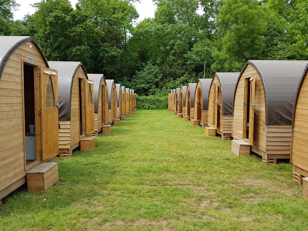 Suitehuts @ Silverstone Buitenkant foto